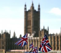 Влада в Британії оголосила пакунок економічных стімулів