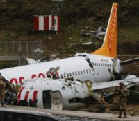 Гаварія ероплану на летіску в турецькім Інстанбулі собі выжадала єдну жертву