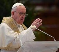 Папa Франциск выдражыв Саґанів біціґель за 30.000 евр, пінязї поможуть шпыталям