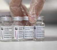 Чехія хоче денно заскіпіти аж 100.000 вакцін