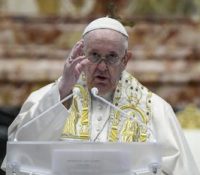 Папа присвятив молитву старым і хворым