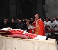 Погріб Бенедікта XVI. є напланованый на четверь 5-го януара