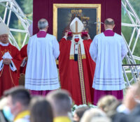 В Лютині буде выстава фотоґрафій із навщівы Папы Франціска на Словакії