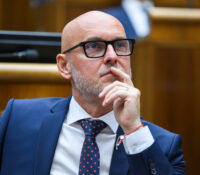 Опозіція крітікує інформації о навщіві Петра Пеллеґріні в Москві